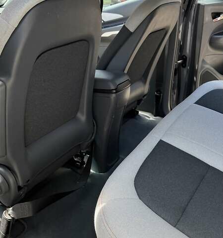 Серый Шевроле Bolt EV, объемом двигателя 0 л и пробегом 91 тыс. км за 14999 $, фото 13 на Automoto.ua