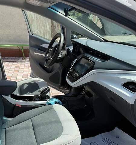 Серый Шевроле Bolt EV, объемом двигателя 0 л и пробегом 91 тыс. км за 14999 $, фото 8 на Automoto.ua
