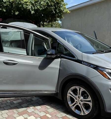 Серый Шевроле Bolt EV, объемом двигателя 0 л и пробегом 91 тыс. км за 14999 $, фото 3 на Automoto.ua