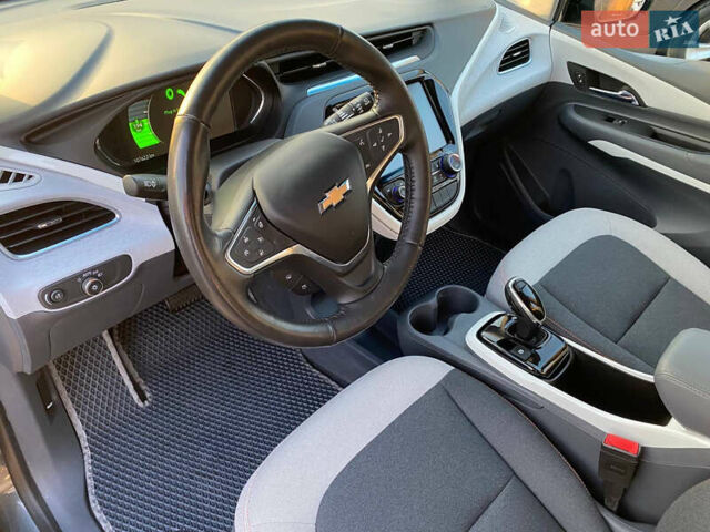 Серый Шевроле Bolt EV, объемом двигателя 0 л и пробегом 101 тыс. км за 13700 $, фото 14 на Automoto.ua