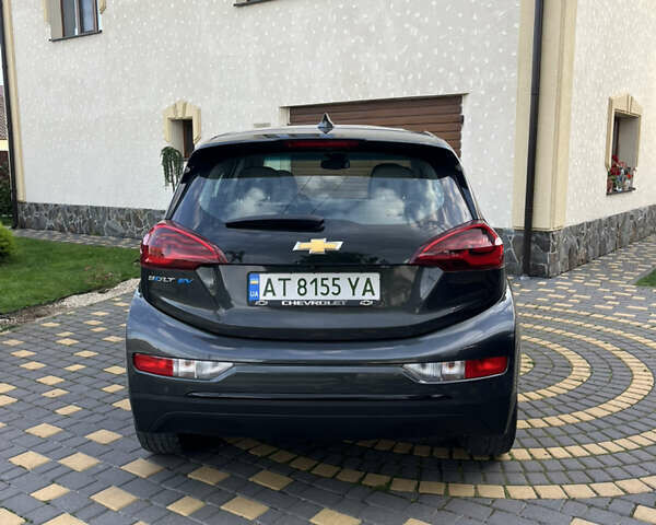 Серый Шевроле Bolt EV, объемом двигателя 0 л и пробегом 54 тыс. км за 16000 $, фото 3 на Automoto.ua