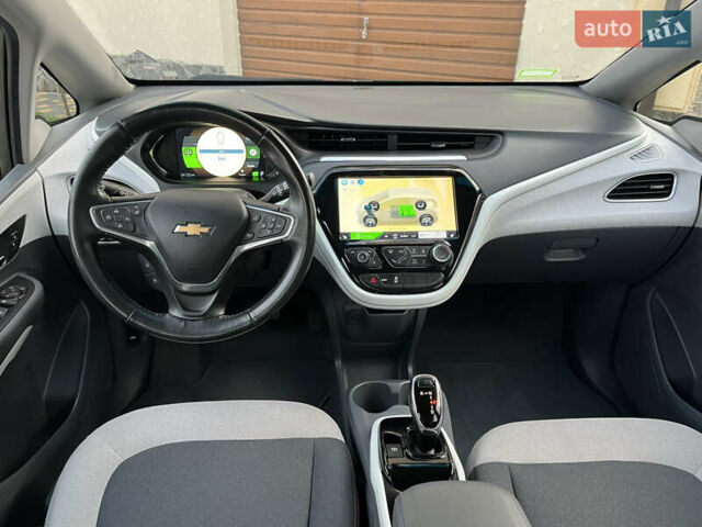 Серый Шевроле Bolt EV, объемом двигателя 0 л и пробегом 54 тыс. км за 16000 $, фото 17 на Automoto.ua