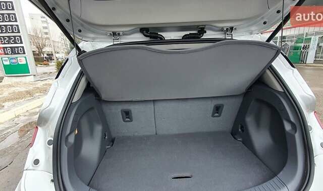 Серый Шевроле Bolt EV, объемом двигателя 0 л и пробегом 62 тыс. км за 15990 $, фото 9 на Automoto.ua