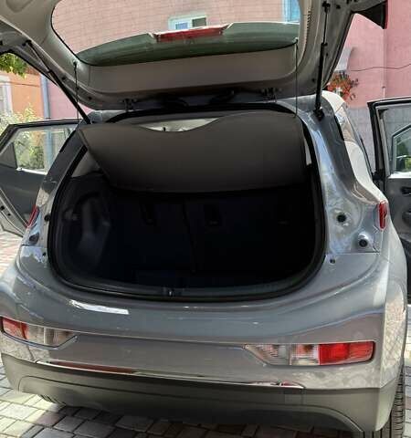 Серый Шевроле Bolt EV, объемом двигателя 0 л и пробегом 91 тыс. км за 14999 $, фото 7 на Automoto.ua