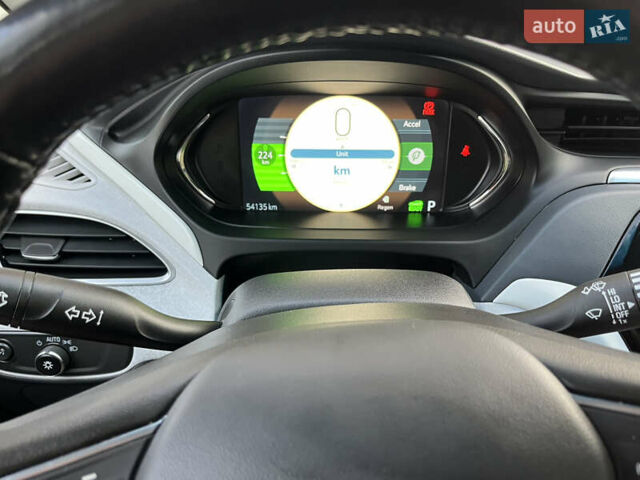 Серый Шевроле Bolt EV, объемом двигателя 0 л и пробегом 54 тыс. км за 16000 $, фото 10 на Automoto.ua