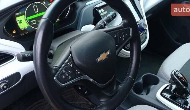 Серый Шевроле Bolt EV, объемом двигателя 0 л и пробегом 97 тыс. км за 12850 $, фото 1 на Automoto.ua