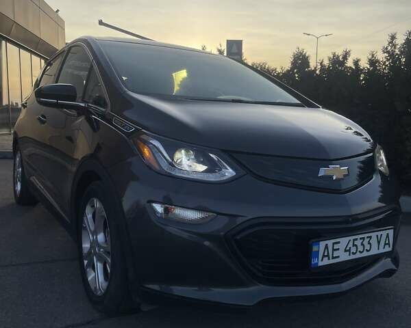 Серый Шевроле Bolt EV, объемом двигателя 0 л и пробегом 46 тыс. км за 16200 $, фото 7 на Automoto.ua