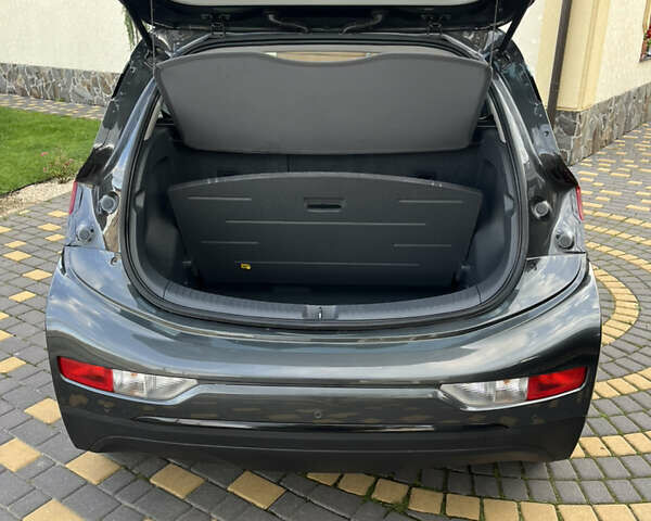 Серый Шевроле Bolt EV, объемом двигателя 0 л и пробегом 54 тыс. км за 16000 $, фото 16 на Automoto.ua