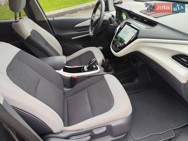 Серый Шевроле Bolt EV, объемом двигателя 0 л и пробегом 67 тыс. км за 15500 $, фото 4 на Automoto.ua