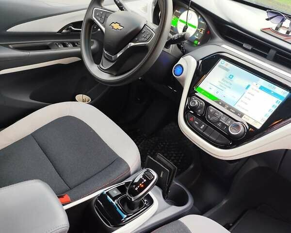 Серый Шевроле Bolt EV, объемом двигателя 0 л и пробегом 67 тыс. км за 15500 $, фото 5 на Automoto.ua