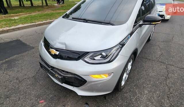 Серый Шевроле Bolt EV, объемом двигателя 0 л и пробегом 62 тыс. км за 15990 $, фото 16 на Automoto.ua