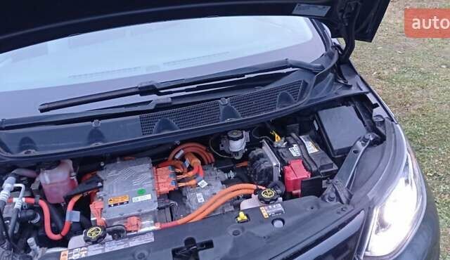 Серый Шевроле Bolt EV, объемом двигателя 0 л и пробегом 97 тыс. км за 12850 $, фото 11 на Automoto.ua