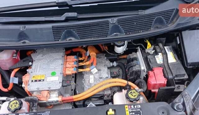 Серый Шевроле Bolt EV, объемом двигателя 0 л и пробегом 97 тыс. км за 12850 $, фото 14 на Automoto.ua