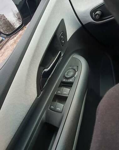 Серый Шевроле Bolt EV, объемом двигателя 0 л и пробегом 62 тыс. км за 15990 $, фото 10 на Automoto.ua