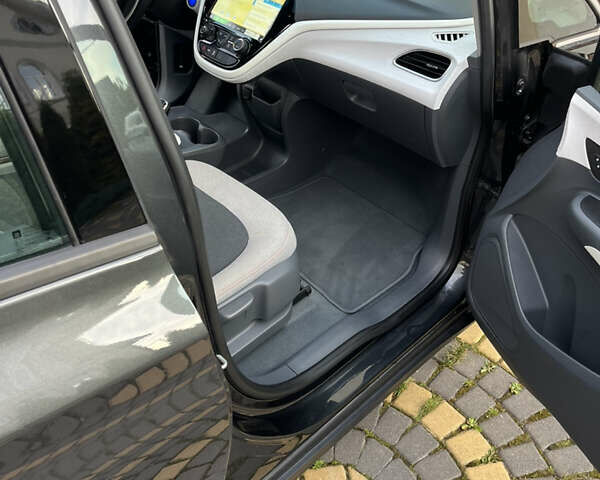 Серый Шевроле Bolt EV, объемом двигателя 0 л и пробегом 54 тыс. км за 16000 $, фото 13 на Automoto.ua