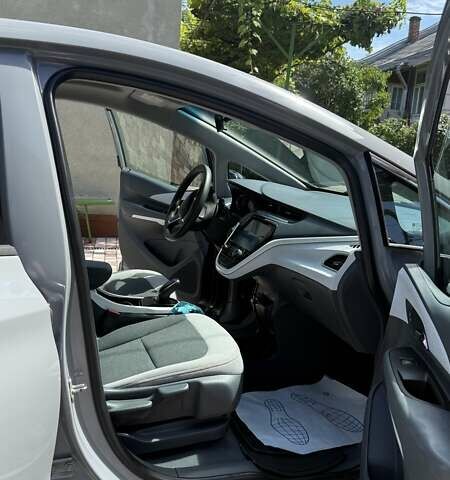 Серый Шевроле Bolt EV, объемом двигателя 0 л и пробегом 91 тыс. км за 14999 $, фото 4 на Automoto.ua