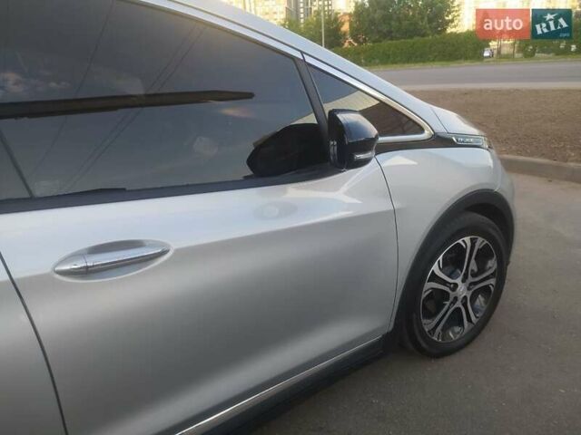 Серый Шевроле Bolt EV, объемом двигателя 0 л и пробегом 55 тыс. км за 18700 $, фото 30 на Automoto.ua