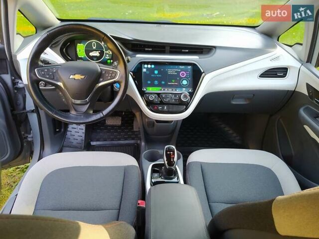 Серый Шевроле Bolt EV, объемом двигателя 0 л и пробегом 68 тыс. км за 15300 $, фото 23 на Automoto.ua