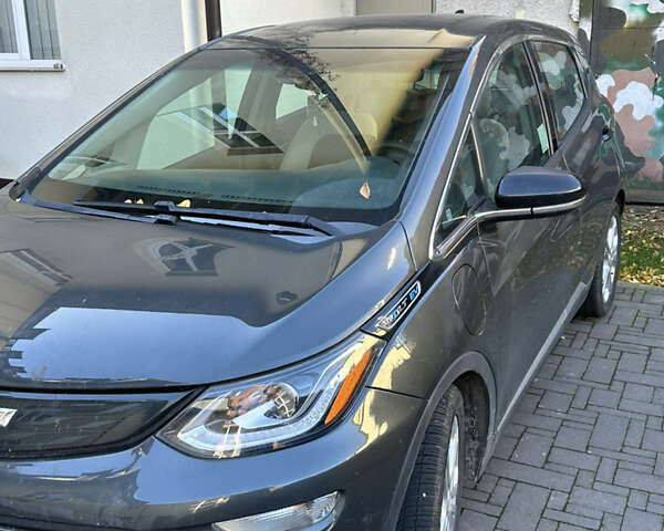 Сірий Шевроле Bolt EV, об'ємом двигуна 0 л та пробігом 50 тис. км за 15100 $, фото 1 на Automoto.ua