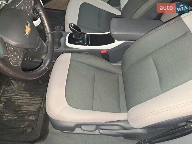 Серый Шевроле Bolt EV, объемом двигателя 0 л и пробегом 15 тыс. км за 17600 $, фото 2 на Automoto.ua