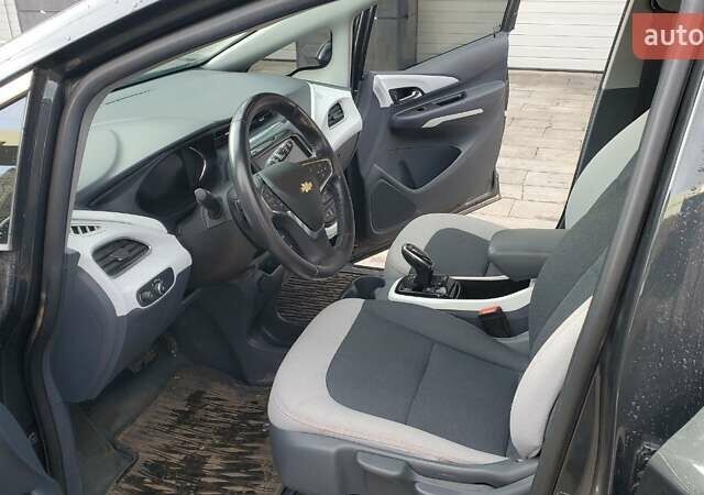 Серый Шевроле Bolt EV, объемом двигателя 0 л и пробегом 20 тыс. км за 15100 $, фото 72 на Automoto.ua