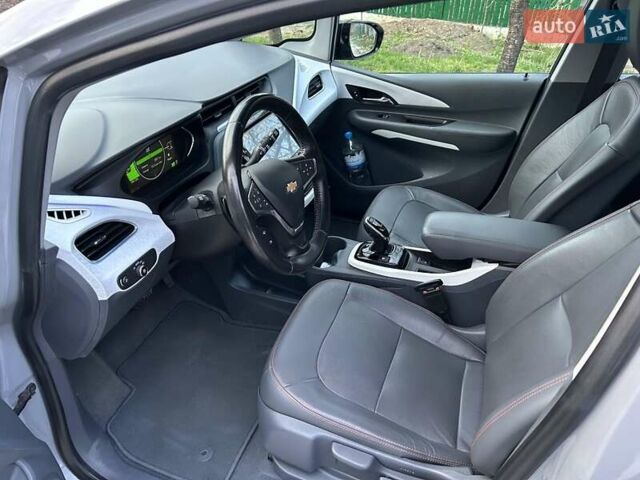 Серый Шевроле Bolt EV, объемом двигателя 0 л и пробегом 99 тыс. км за 15999 $, фото 23 на Automoto.ua