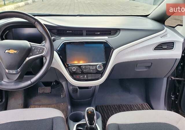 Серый Шевроле Bolt EV, объемом двигателя 0 л и пробегом 20 тыс. км за 15100 $, фото 77 на Automoto.ua