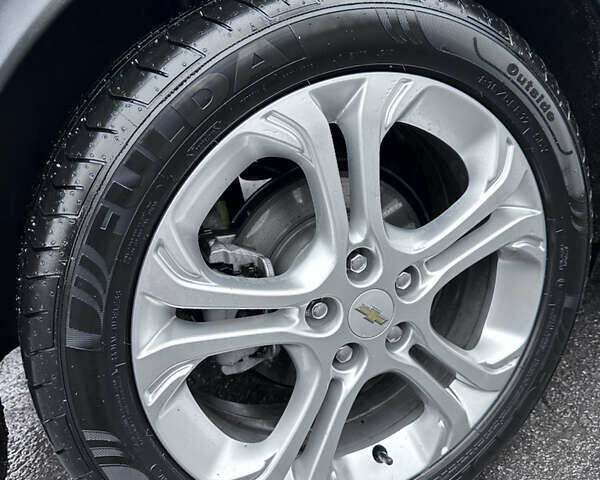 Сірий Шевроле Bolt EV, об'ємом двигуна 0 л та пробігом 80 тис. км за 16000 $, фото 35 на Automoto.ua