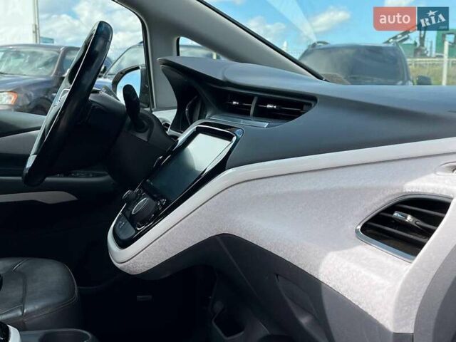 Серый Шевроле Bolt EV, объемом двигателя 0 л и пробегом 98 тыс. км за 15490 $, фото 12 на Automoto.ua
