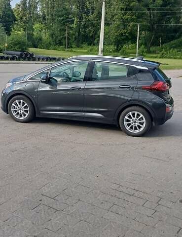 Серый Шевроле Bolt EV, объемом двигателя 0 л и пробегом 95 тыс. км за 15200 $, фото 3 на Automoto.ua