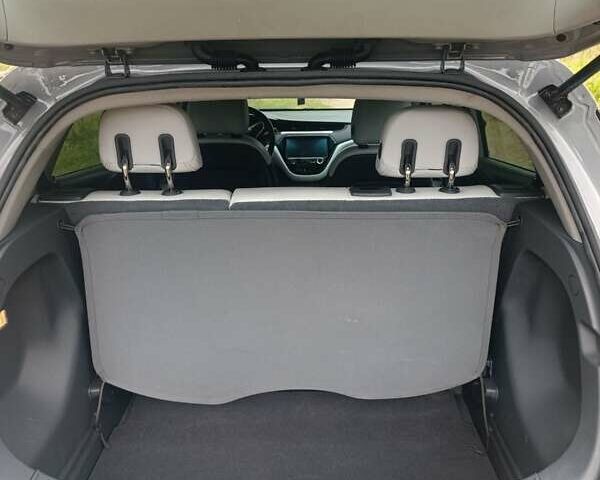 Сірий Шевроле Bolt EV, об'ємом двигуна 0 л та пробігом 28 тис. км за 17500 $, фото 6 на Automoto.ua