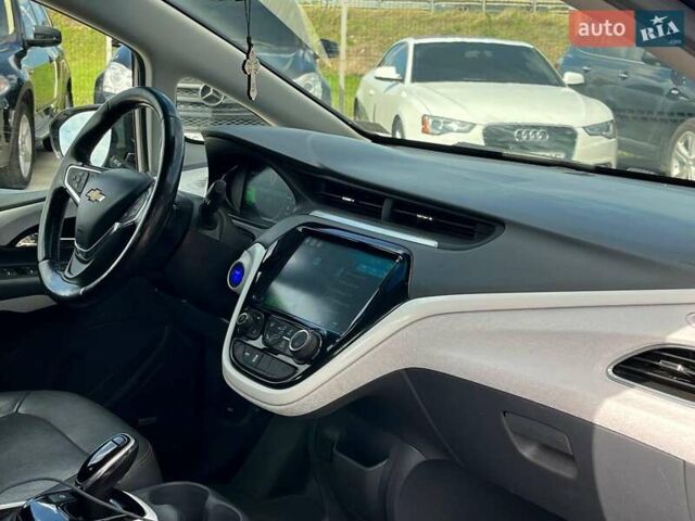 Серый Шевроле Bolt EV, объемом двигателя 0 л и пробегом 98 тыс. км за 15490 $, фото 18 на Automoto.ua