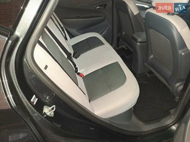 Серый Шевроле Bolt EV, объемом двигателя 0 л и пробегом 15 тыс. км за 17600 $, фото 11 на Automoto.ua