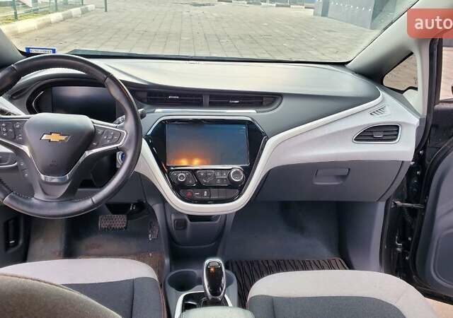 Серый Шевроле Bolt EV, объемом двигателя 0 л и пробегом 20 тыс. км за 15100 $, фото 71 на Automoto.ua