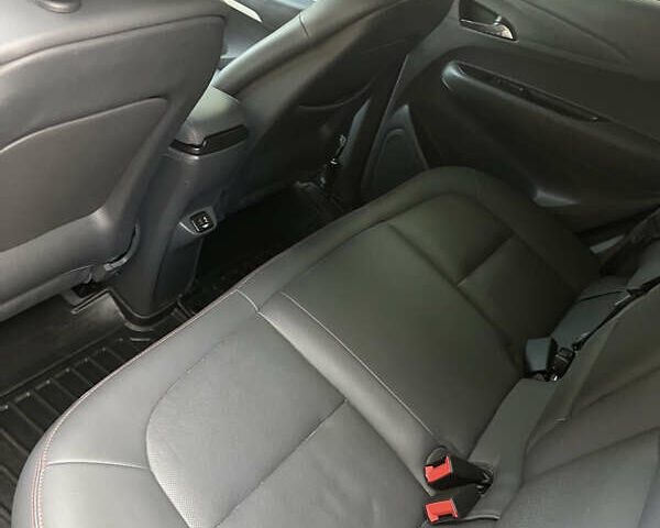 Серый Шевроле Bolt EV, объемом двигателя 0 л и пробегом 52 тыс. км за 17700 $, фото 6 на Automoto.ua