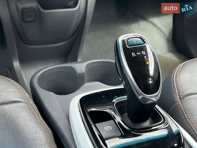 Серый Шевроле Bolt EV, объемом двигателя 0 л и пробегом 98 тыс. км за 15490 $, фото 23 на Automoto.ua