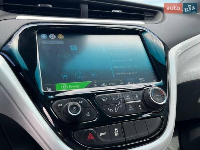 Серый Шевроле Bolt EV, объемом двигателя 0 л и пробегом 98 тыс. км за 15490 $, фото 37 на Automoto.ua