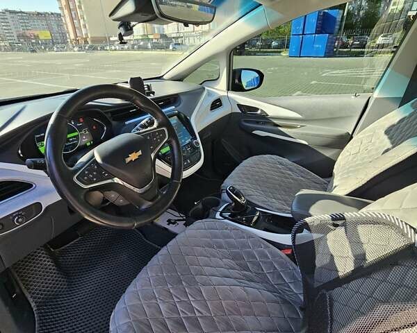 Серый Шевроле Bolt EV, объемом двигателя 0 л и пробегом 139 тыс. км за 14900 $, фото 20 на Automoto.ua