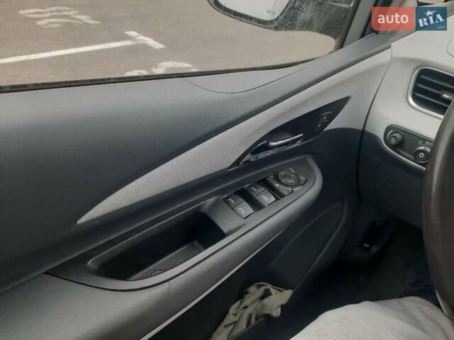 Серый Шевроле Bolt EV, объемом двигателя 0 л и пробегом 66 тыс. км за 16200 $, фото 10 на Automoto.ua