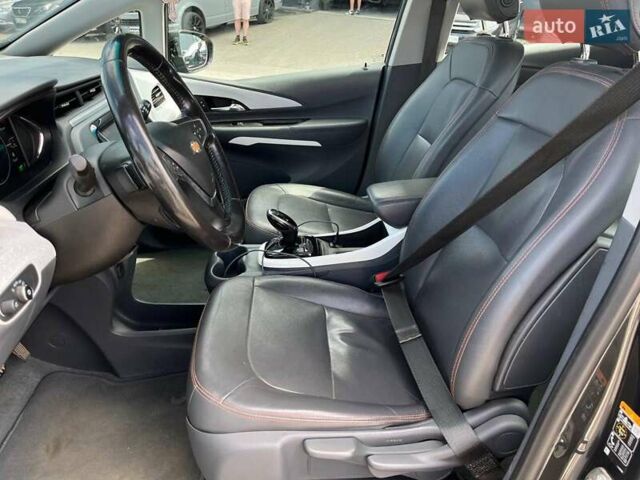 Серый Шевроле Bolt EV, объемом двигателя 0 л и пробегом 98 тыс. км за 15490 $, фото 41 на Automoto.ua