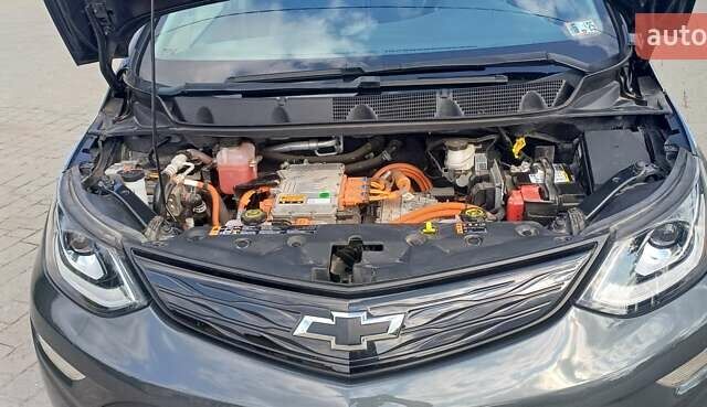 Серый Шевроле Bolt EV, объемом двигателя 0 л и пробегом 95 тыс. км за 15200 $, фото 11 на Automoto.ua