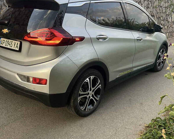 Серый Шевроле Bolt EV, объемом двигателя 0 л и пробегом 52 тыс. км за 17700 $, фото 2 на Automoto.ua