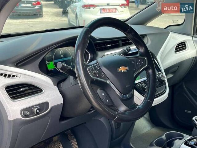 Серый Шевроле Bolt EV, объемом двигателя 0 л и пробегом 98 тыс. км за 15490 $, фото 42 на Automoto.ua