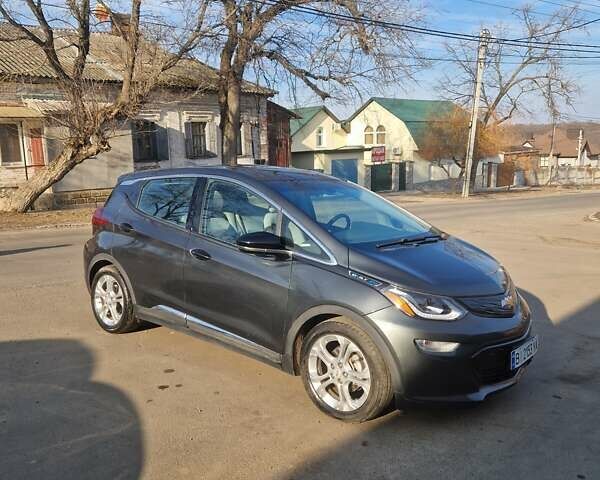 Серый Шевроле Bolt EV, объемом двигателя 0 л и пробегом 28 тыс. км за 15500 $, фото 1 на Automoto.ua