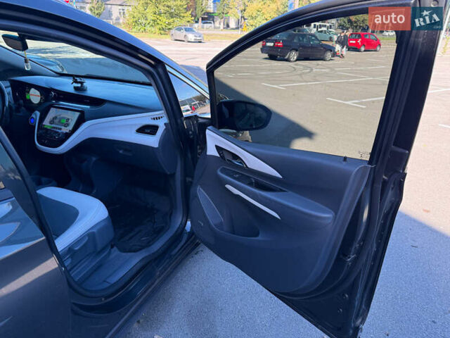 Серый Шевроле Bolt EV, объемом двигателя 0 л и пробегом 54 тыс. км за 18900 $, фото 16 на Automoto.ua