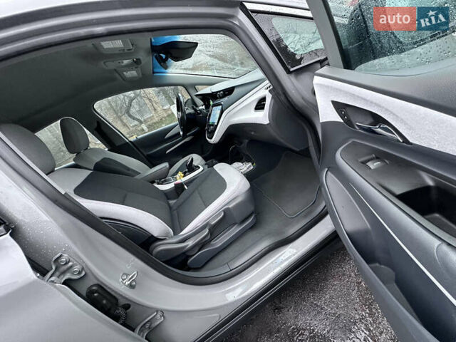 Сірий Шевроле Bolt EV, об'ємом двигуна 0 л та пробігом 80 тис. км за 16000 $, фото 25 на Automoto.ua