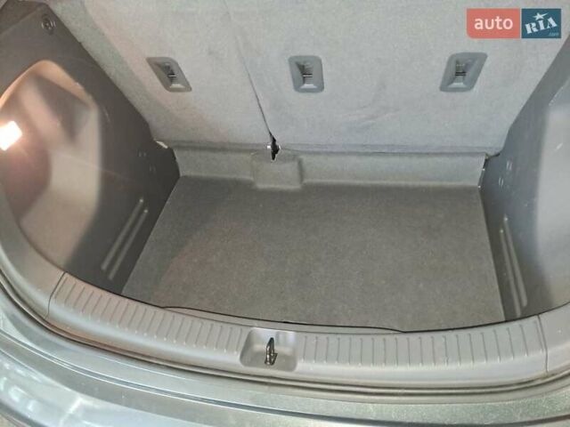Серый Шевроле Bolt EV, объемом двигателя 0 л и пробегом 15 тыс. км за 17600 $, фото 8 на Automoto.ua