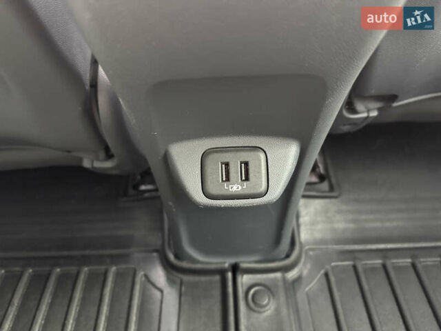 Серый Шевроле Bolt EV, объемом двигателя 0 л и пробегом 128 тыс. км за 14990 $, фото 34 на Automoto.ua