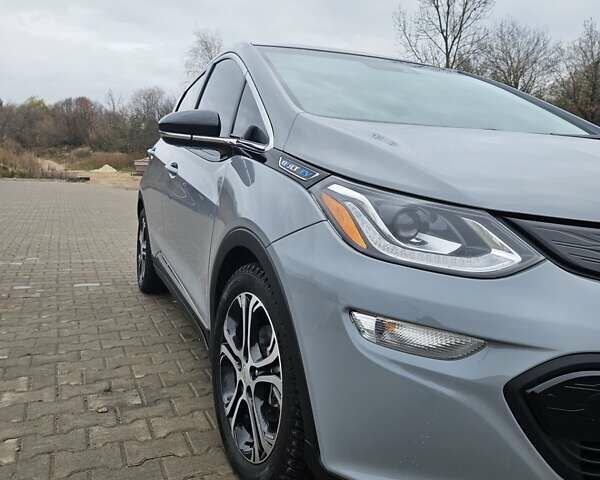 Серый Шевроле Bolt EV, объемом двигателя 0 л и пробегом 123 тыс. км за 14300 $, фото 3 на Automoto.ua