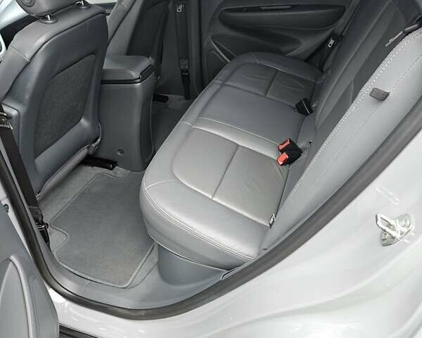 Серый Шевроле Bolt EV, объемом двигателя 0 л и пробегом 123 тыс. км за 14300 $, фото 17 на Automoto.ua